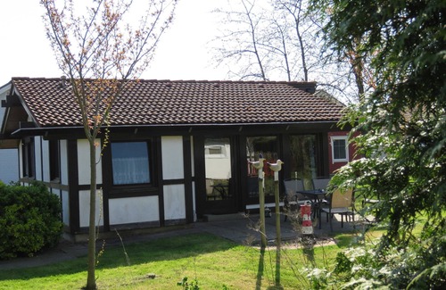 Hollern House | Pet-Friendly Holiday House Scout 48 with Pool & Ocean View