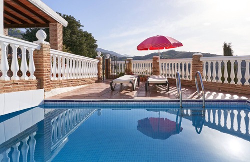 Sedella House | Ideal Retreat "Casa El Nido" with Pool & Mountain Views
