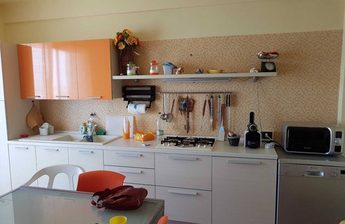 Casuzze Apartment | Beachfront Vacation Home: Perfect for Families and Pets!