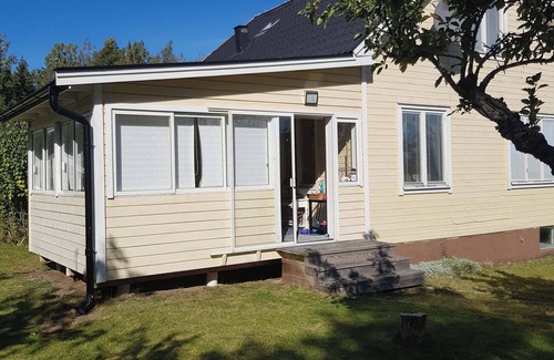 Mellerud O House | Vacation home on Lake Vänern, pets welcome