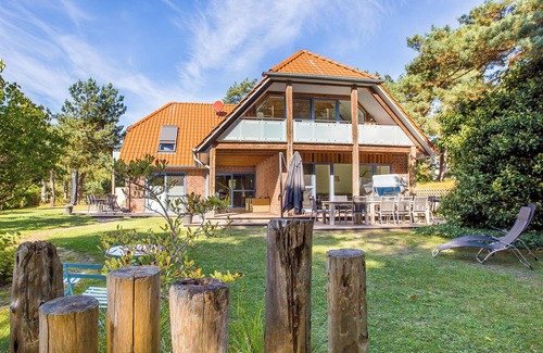 Neuhaus House | Top-Rated Oceanfront Vacation Home "Hühnergott" with Pool