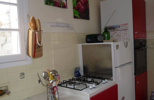 Le Chateau-d'Oleron House | Cozy Chateau Oleron: Enclosed Terraced Home with Pool