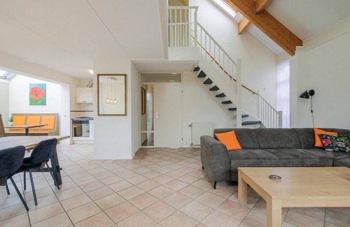 Julianadorp aan zee House | Family-Friendly Duyngroet with Enclosed Garden Near Beach