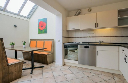 Julianadorp aan zee House | Family-Friendly Duyngroet with Enclosed Garden Near Beach