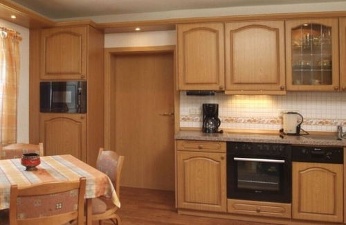 Neuhaus am Rennweg House | Cozy Getaway with Sauna, Perfect for Families Near Rennsteig