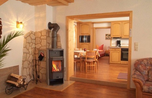Neuhaus am Rennweg House | Cozy Getaway with Sauna, Perfect for Families Near Rennsteig