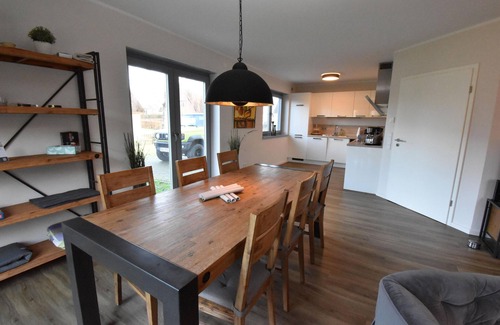Putbus House | Perfect Oceanfront Getaway: Cappuccino in Wreechen
