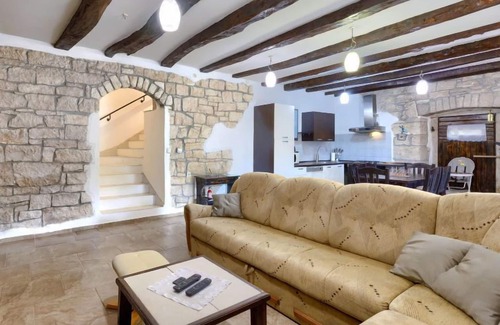 Kircija House | Family-Friendly Vacation Home Šterna with Ocean View & Pool