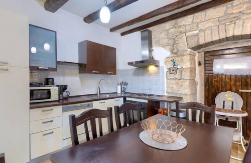 Kircija House | Family-Friendly Vacation Home Šterna with Ocean View & Pool