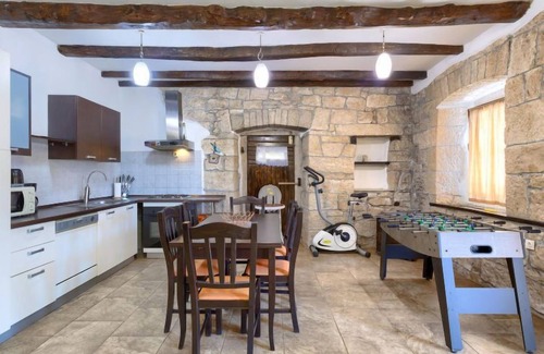 Kircija House | Family-Friendly Vacation Home Šterna with Ocean View & Pool