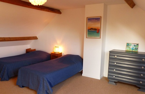 Locmariaquer House | Ideal Vacation Home for 6 in Locmariaquer with Ocean Views