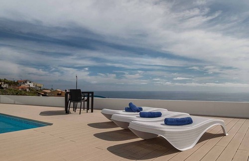 Estrela da Calheta House | Sea View Retreat with Private Pool & Wi-Fi Awaiting You
