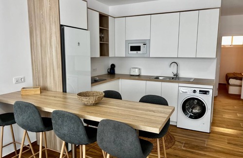 Armenime Apartment | Seaside Gem "Amber L5" with Wi-Fi & Spa Amenities