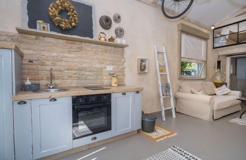 Ika House | Discover Vacation Home Aničić with Oceanfront Bliss