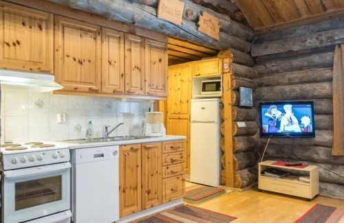 Sirkka House | Relaxing Retreat at Atokka: Lake Views & Spa Amenities