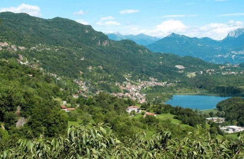 Carlazzo House | Vacation home Baite Pidaggia in Carlazzo - 5 persons, 3 bedrooms
