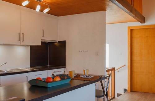 Saint-Pierre-de-Clages House | Pet-Friendly Retreat Beke with Spa and Lake View