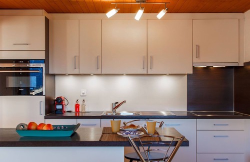 Saint-Pierre-de-Clages House | Pet-Friendly Retreat Beke with Spa and Lake View