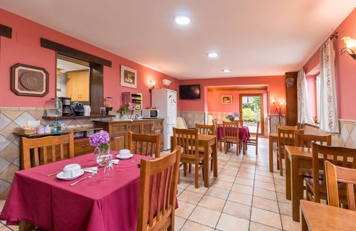 Hazas de Cesto House | Casa Madrazo: Mountain View Retreat with Private Pool & Wi-Fi