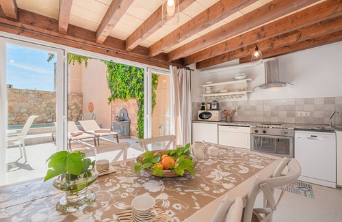 Lloseta House | Relaxing Getaway at Can Raixa with Private Pool & Wi-Fi