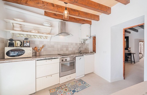 Lloseta House | Relaxing Getaway at Can Raixa with Private Pool & Wi-Fi