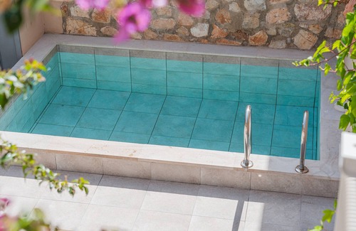 Lloseta House | Relaxing Getaway at Can Raixa with Private Pool & Wi-Fi