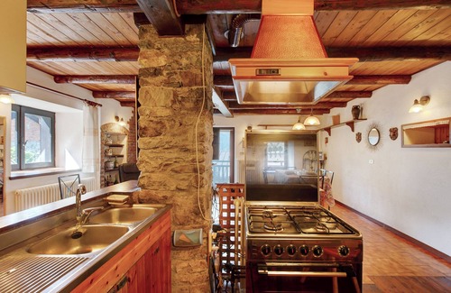 Moron House | Mountain View Retreat: Casa Jonathan with Private Terrace