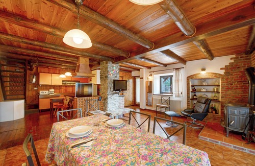 Moron House | Mountain View Retreat: Casa Jonathan with Private Terrace