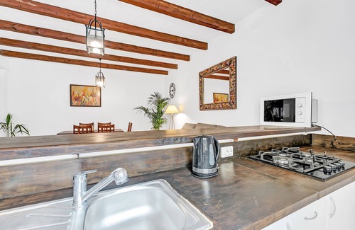 Guimar House | Cozy 'CASA 6' with Shared Terrace, Garden, and Wi-Fi