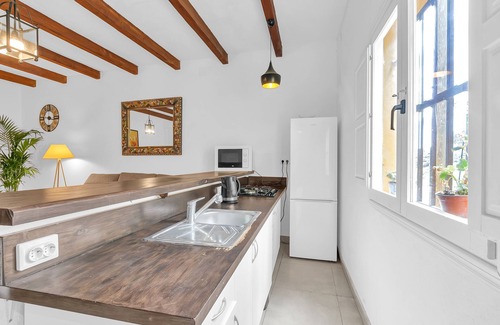 Guimar House | Cozy 'CASA 6' with Shared Terrace, Garden, and Wi-Fi