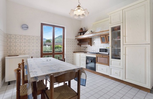 Luni House | Cozy "Casa Degli Zii Appartamento Guido" with Ocean View & Balcony
