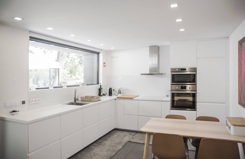 Rates House | Cozy 'Casa do Bosque' with Balcony & Shared Garden Retreat