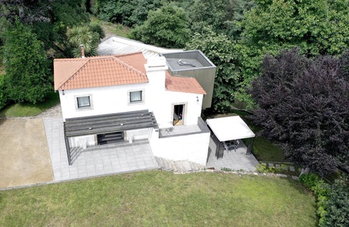 Rates House | Cozy 'Casa do Bosque' with Balcony & Shared Garden Retreat