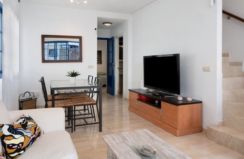 Playa Blanca House | Beachfront Getaway "Casa Katy" with Private Terrace & Wi-Fi