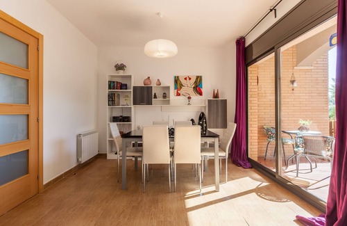 Canyelles House | Casa Lourdes: Private Pool, Garden & Wi-Fi Retreat