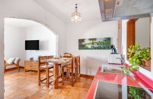 Arrieta House | Beautiful 'Casa Roque' with Sea View, Wi-Fi & Spa Access