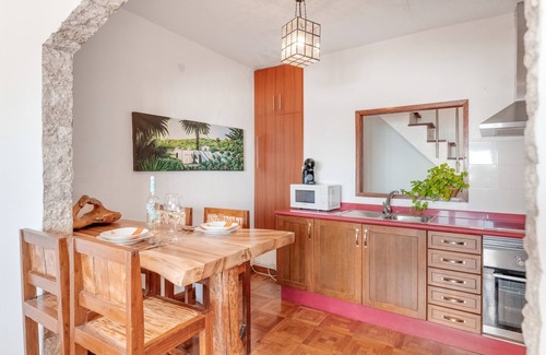 Arrieta House | Beautiful 'Casa Roque' with Sea View, Wi-Fi & Spa Access