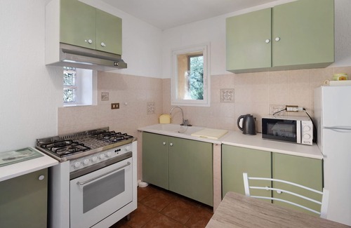 Dolceacqua House | Vacation home 'Casetta Maduneta' with a sea view and garden; pets allowed