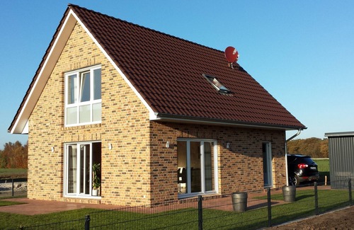 Petersfeld House | Ideal Vacation Home at Thülsfelder Talsperre for 4 Guests