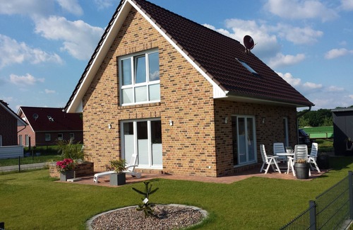 Petersfeld House | Ideal Vacation Home at Thülsfelder Talsperre for 4 Guests