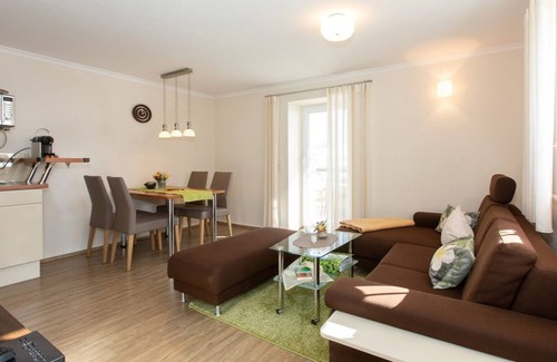 Wangen im Allgaeu Apartment | Guest Rated: 10/10 Morgensonne Vacation Home with Kitchen