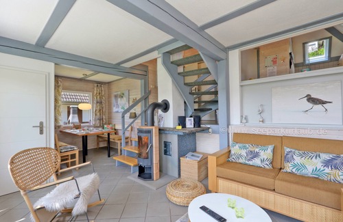 Kirchheim House | Idyllic Lake View Vacation Home for 6 with Pool & Spa