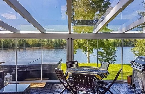 Kuhmo House | Relaxing Getaway at Einola with Lake View and Spa
