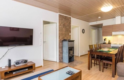Vuokatti House | Relaxing Vacation Home Elvi with Lake View & Spa Amenities