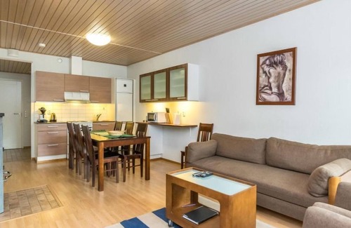Vuokatti House | Relaxing Vacation Home Elvi with Lake View & Spa Amenities