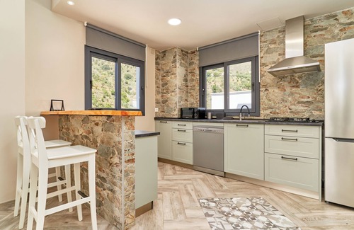 Totalan House | Mountain View Retreat with Pool, Balconies & Free Wi-Fi