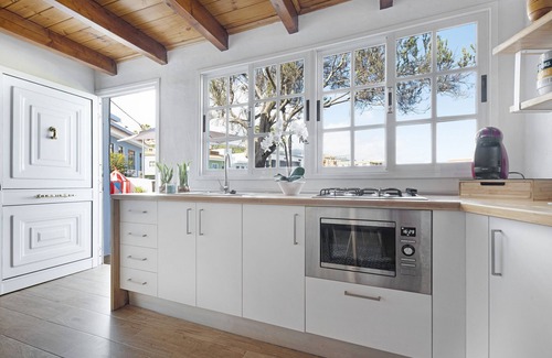 Santa Barbara House | Cozy Casa Evarista: Sea View, Private Terrace & Wi-Fi