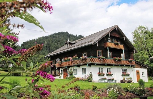 Sankt Martin am Tennengebirge House | Vacation home for 10 guests with 180m² in Lammertal (273729)
