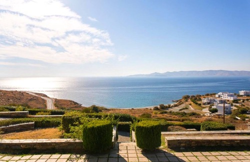 Karystos House | Spacious Akrotiri Vacation Home for 10 with Oceanfront Pool