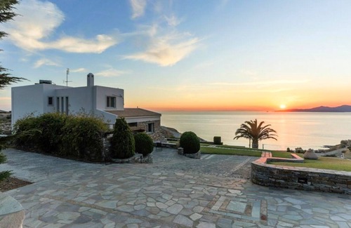 Karystos House | Spacious Akrotiri Vacation Home for 10 with Oceanfront Pool